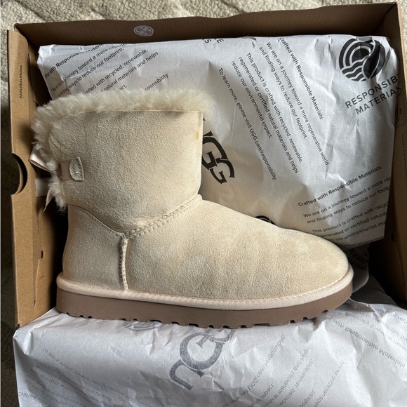 UGG Cream Mini Bailey Bow Boots - Picture 9 of 10